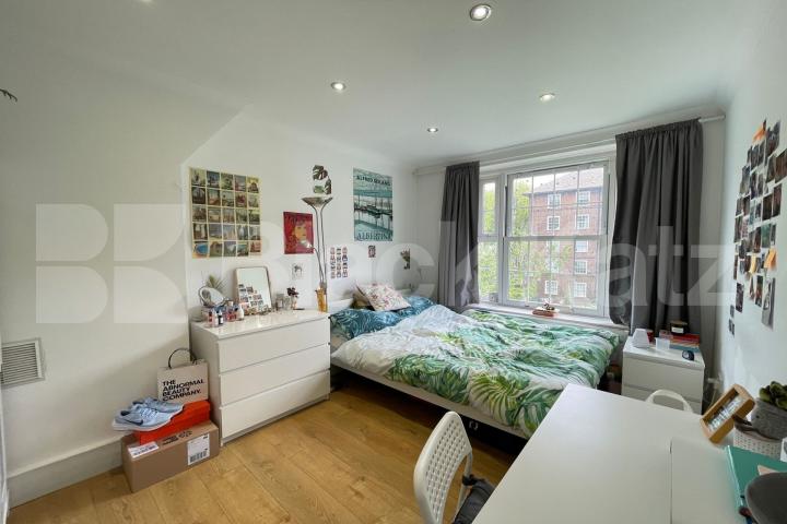 Bright & airy, well proportioned rooms & wooden floors throughout Falmouth Road, Borough